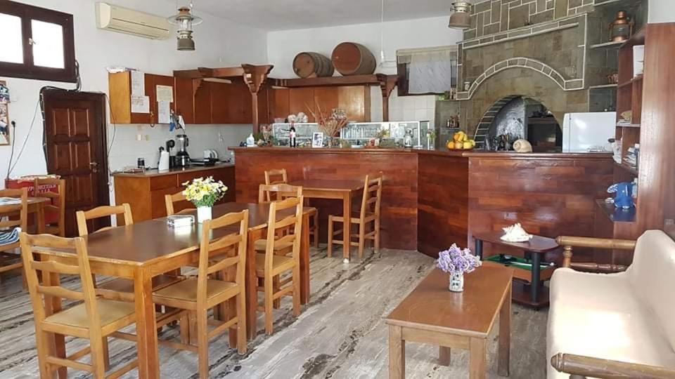 Helios Pension Экстерьер фото