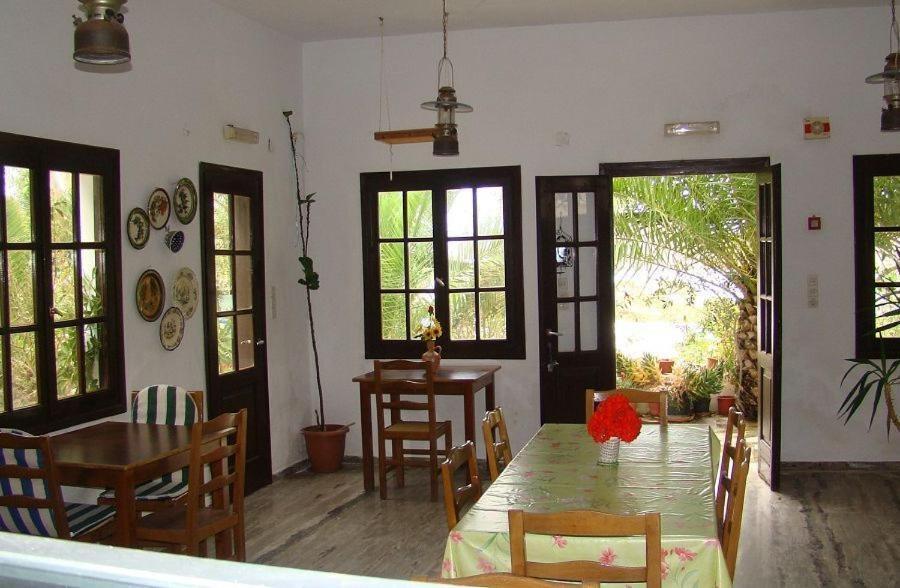 Helios Pension Экстерьер фото